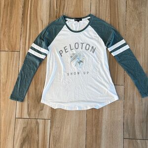 Peloton Women's Green and White Long Sleeve Top